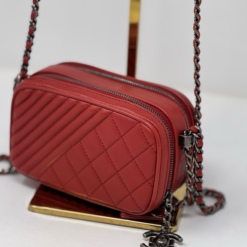 💎 💯 Authentic CHANEL preloved mini Red Coco Boy Camera Bag -Ruthenium hardware
